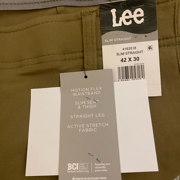 Mens Lee khacki new with tags, 42x30 size - Picture 2 of 7